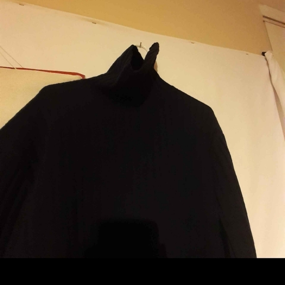 Men's Banana Republic Large Black Recycled Wool Ribbed Turtle Neck Sweater - Picture 9 of 14